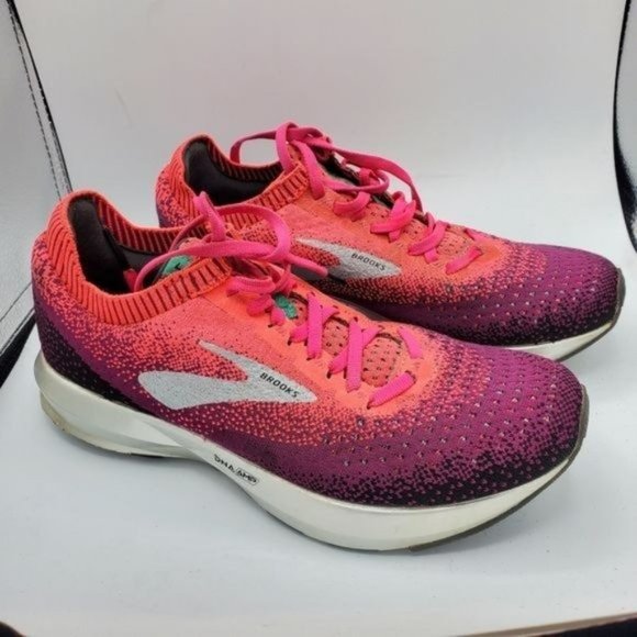 Brooks Shoes - Brooks Levitate 2 Women's Pink Purple Running Shoes Size 8.5